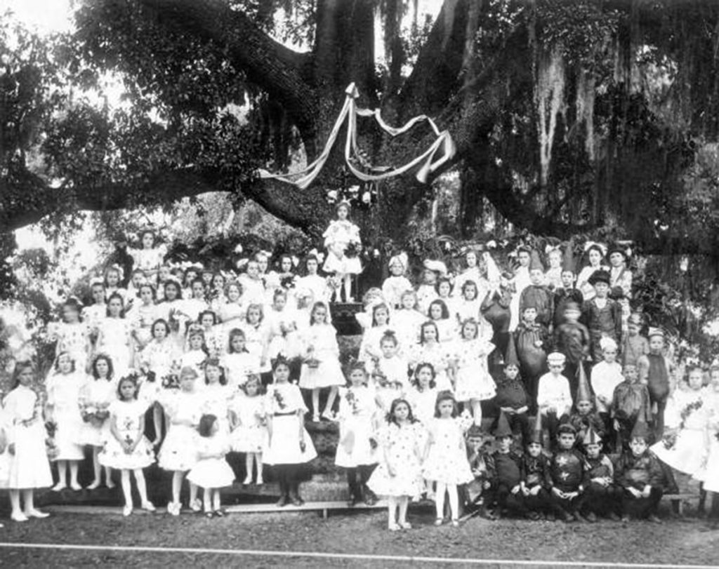 Azale Moor is crowned May Queen in 1904, beneath Tallahassee's May Oak.